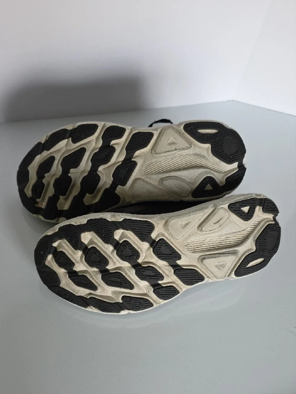 Hoka CLIFTON9 Athletic Running Shoes